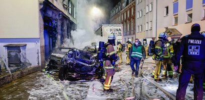 Szlak ciężarówki wyglądał jak "pole bitwy". Kierowca wjechał w 31 aut i budynek. Są ranni