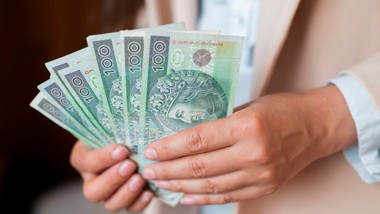 swiadczenie-pielegnacyjne-2026-kwota-zasady-praca