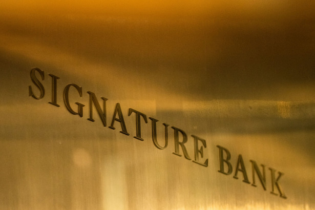 Logo Signature Bank