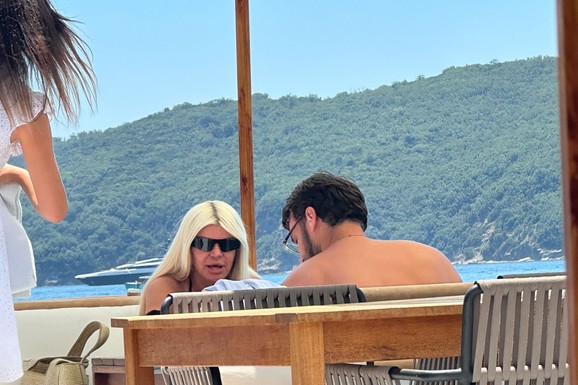 (PAPARACO) UHVATILI SMO DARU BUBAMARU SA 20 GODINA MLAĐIM DEČKOM Prve slike sa odmora, baškare se u Crnoj Gori, evo kako su se ponašali