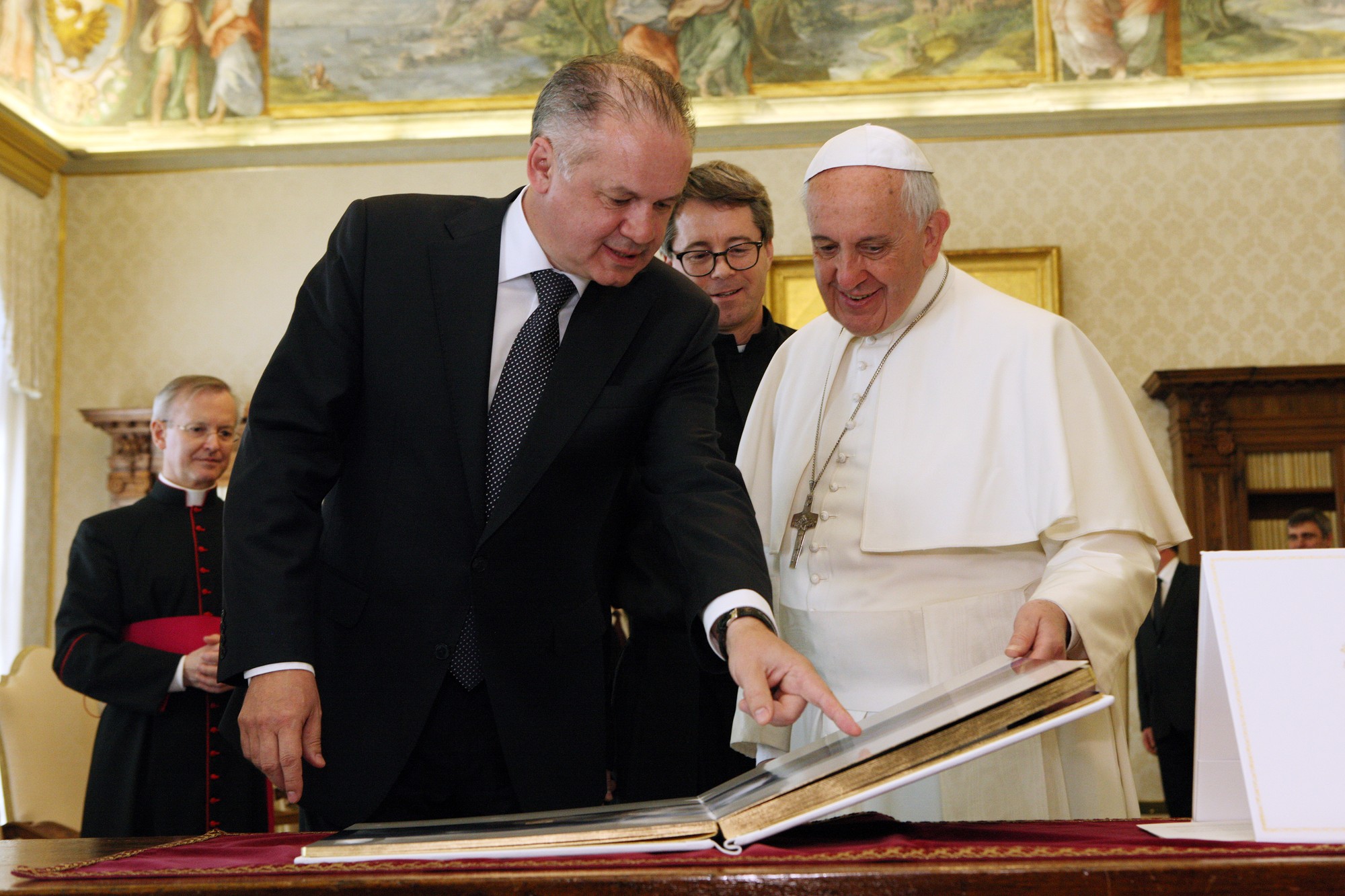 Bývalý prezident Andrej Kiska a pápež František.