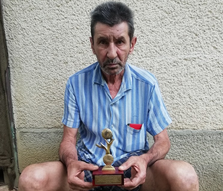 El exfutbolista Vasas está luchando por su vida y su salud, en circunstancias horribles