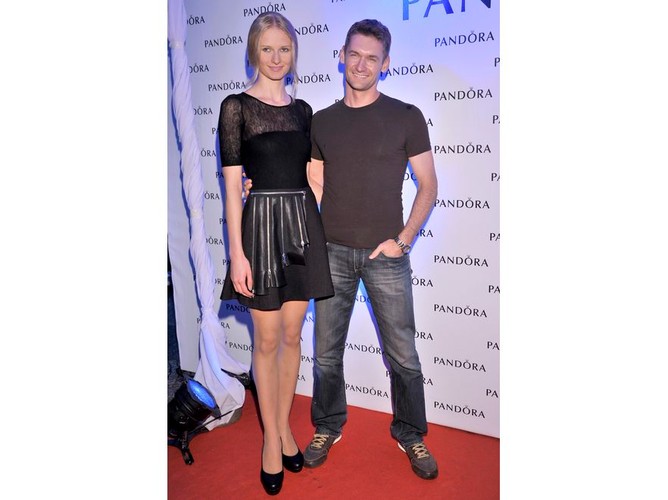 Anna Piszczałka: ostro i wdzięcznie zarazem w oryginalnej małej czarnej ze skórzanymi aplikacjami