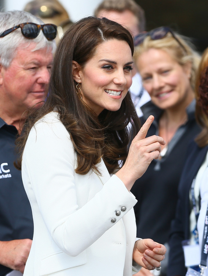 Księżna Kate Middleton w poprzednich włosach