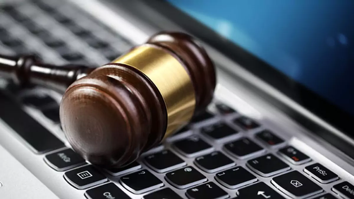 Legalne treści w internecie. Czytelnicy pytają – prawnik odpowiada