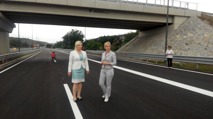 Zorana Mihajlović na otvaranju deonice outa kod Batočine