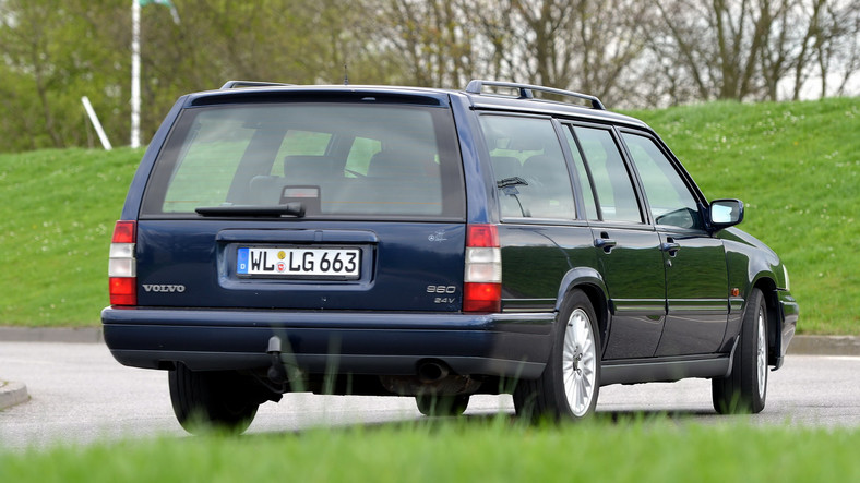 Volvo 960/V90 3.0 R6/180 i 204 KM (1990-98) - szwedzki styl