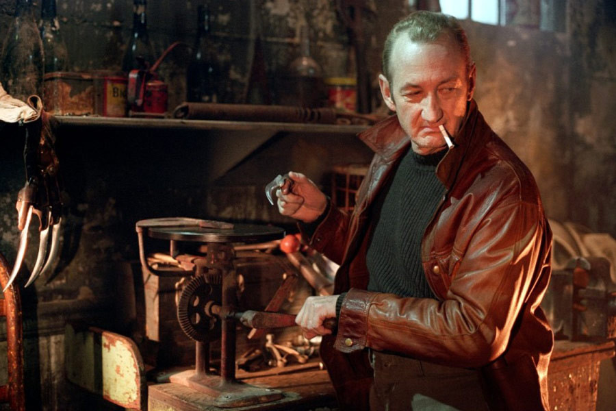 Robert Englund jako Freddy Krueger w filmie "Freddy kontra Jason" (2003)