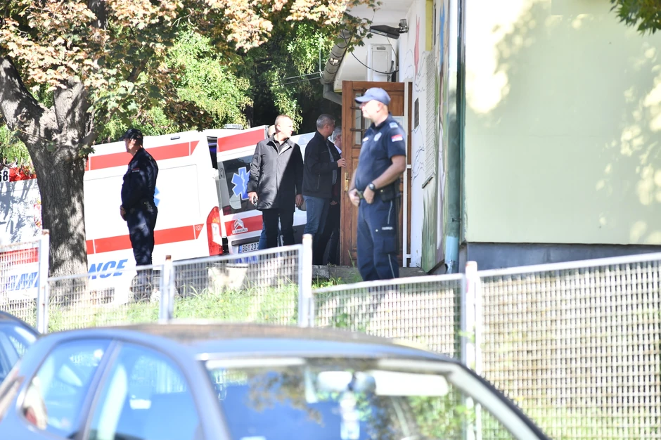 Dovoženje dečaka ubice u bolnicu