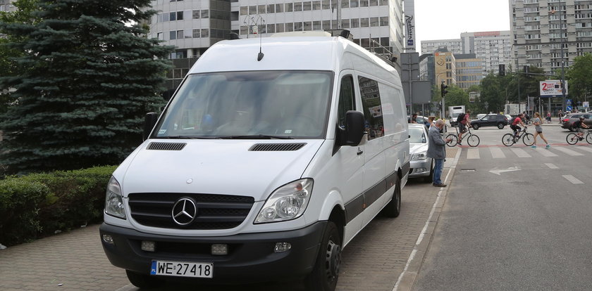 Oto postrach stołecznych kierowców. Mobilne Centrum Dowodzenia