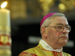 "Zasypać Pałac, postawić pomnik i go ozłocić"