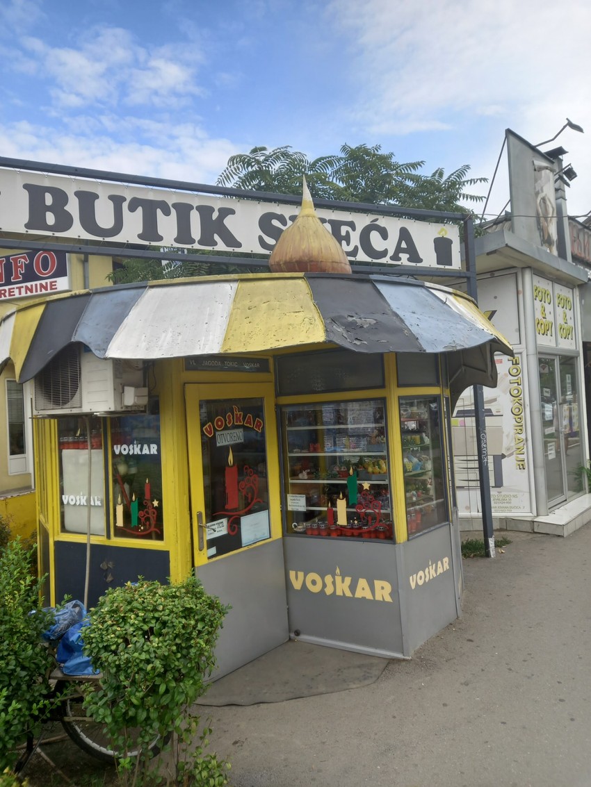 butik sveća spolja
