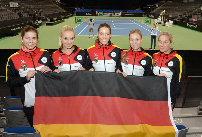 Reprezentacja Niemiec: Julia Goerges, Sabine Lisicki, Andrea Petkovic, Angelique Kerber i trenerka Barbara Rittner