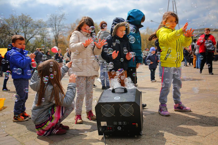 Święto 1 maja w Łodzi. Marsz ulicą Piotrkowską zorganizowało SLD