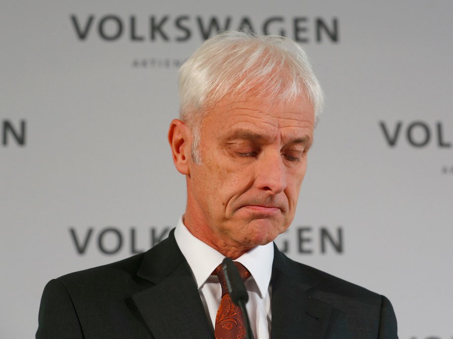 Volkswagen CEO Matthias Mueller makes a statement following a meeting before a deadline to inform US regulators on plans to comply with standards, at the VW factory in Wolfsburg, Germany, November 20, 2015.