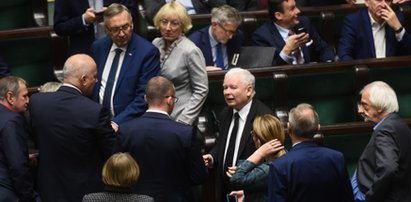 Mobilizacja w PiS. Posłowie dostali SMS-y