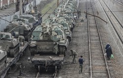 Tajemniczy znak na rosyjskich czołgach i transporterach. Co oznacza?