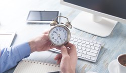 13-godzinny dzień pracy zatwierdzony. Kontrowersyjne przepisy wchodzą w życie