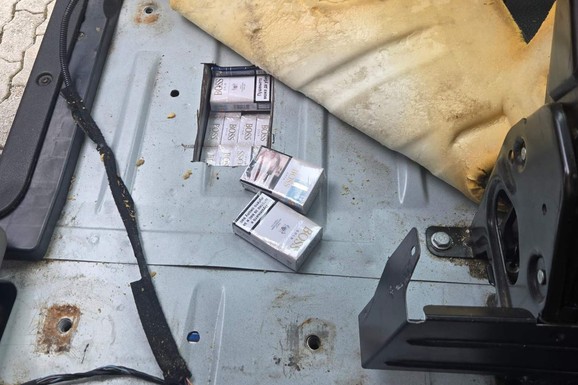 Policajci zaustavili Makedonca na Preševu, pa mu u vozilu našli PREPUN BUNKER! Evo šta je sve hteo da prošvercuje