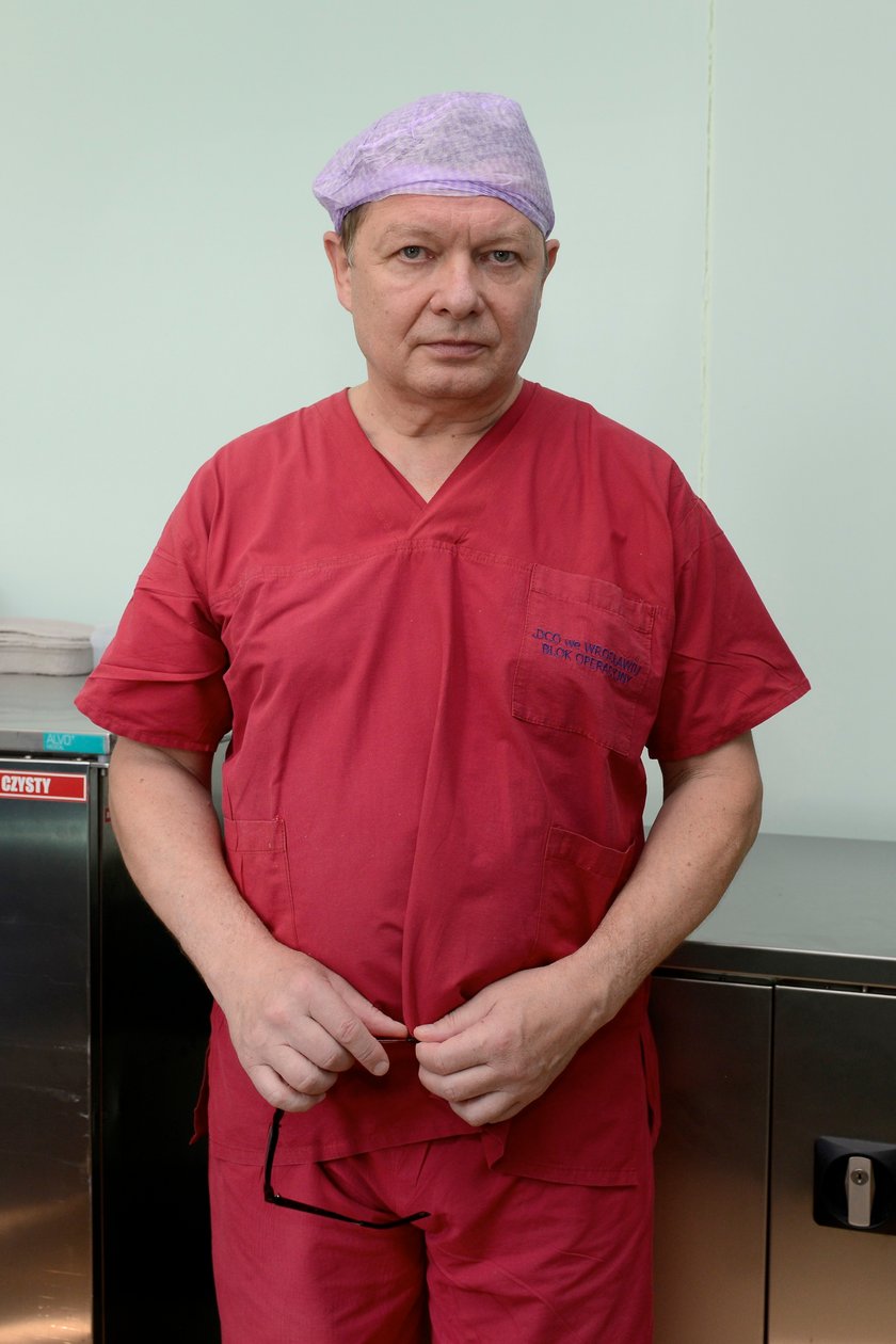 dr Marek Bębenek, chirurg