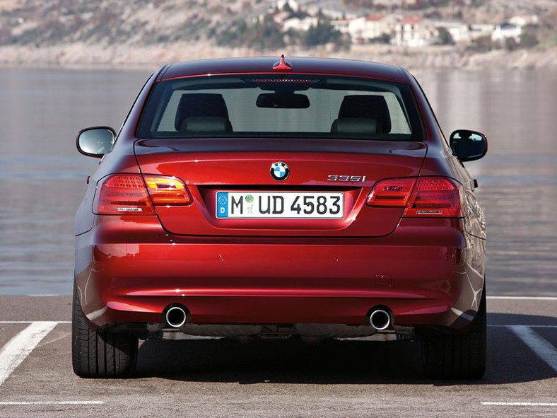 BMW: odnowiona Seria 3 w wersji coupe i cabrio