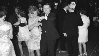 Sylwester w PRL. Gomułka przeniósł bal, Gierek wrócił do zwyczaju Bieruta