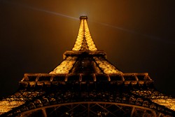 Symbol Paryża może czasowo zostać zamknięty dla turystów