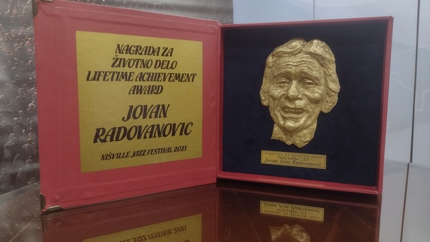 Nagrada za životno delo Jovi Radovanoviću
