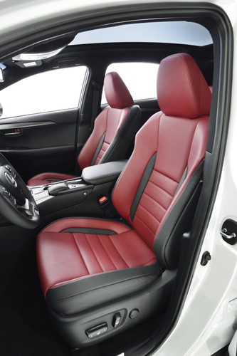 Lexus NX jest pierwszym modelem marki w segmencie kompaktowych SUV-ów