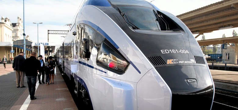 Pociągi Dart dostarczone o czasie. Unijna dotacja uratowana