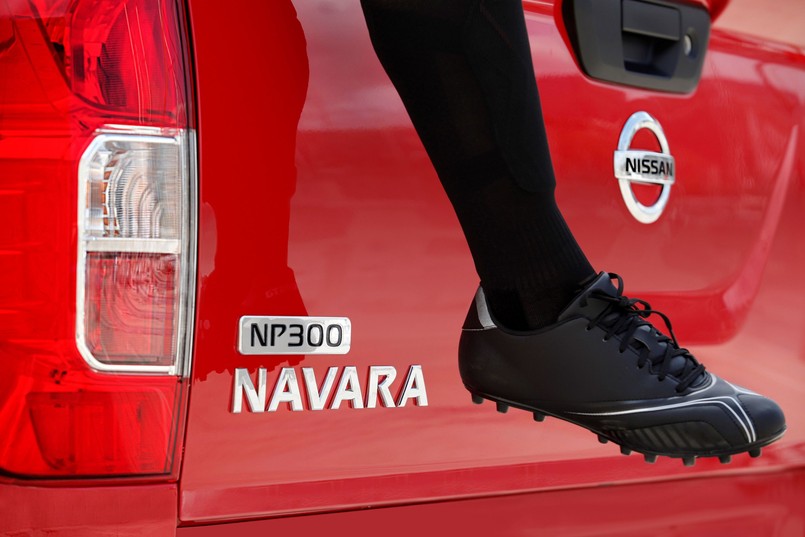 Nissan wprowadza na rynek nowe auto dla zapracowanych - model NP300 navara to już 12. generacja pickupa tej japońskiej marki. Przypominamy, że pierwszy pickup Nissana został wyprodukowany w 1933 roku - od tamtej pory przez ponad 80 lat Japończycy sprzedali 14 milionów pojazdów tego typu. A jaki jest nowy samochód?