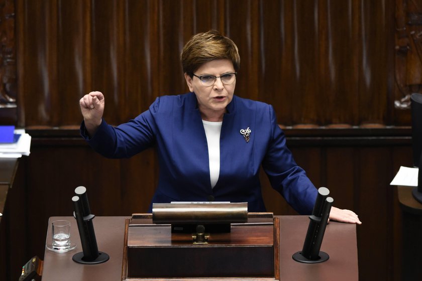 Szydło rozdała 1,8 mln podwładnym