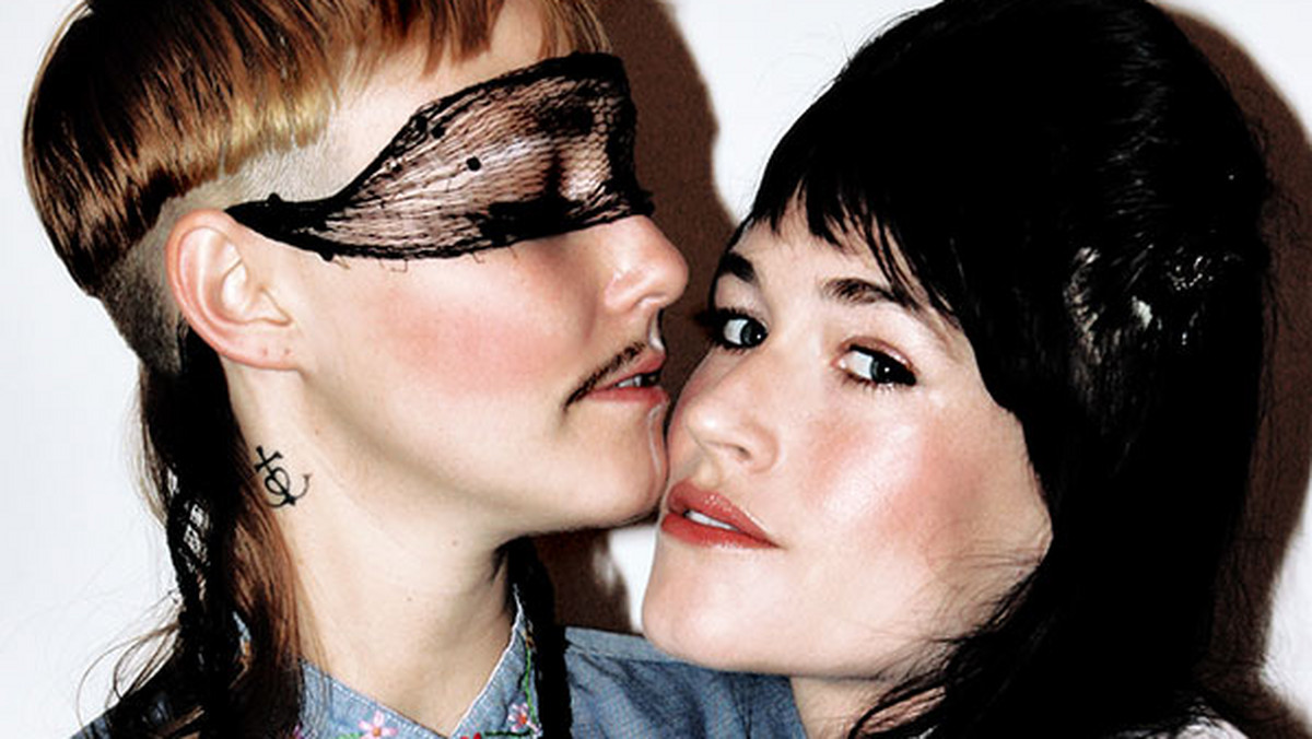 CocoRosie w Warszawie. Siostry Bianca i Sierra Casady z zespołem zagrają w stołecznym klubie Basen 26 czerwca. Dzień wcześniej zespół wystąpi we wrocławskim klubie Alibi.