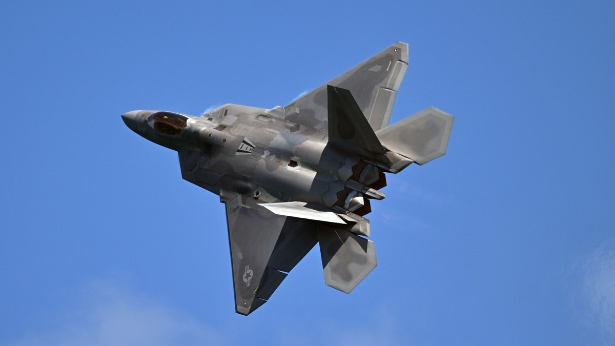 lovac F-22