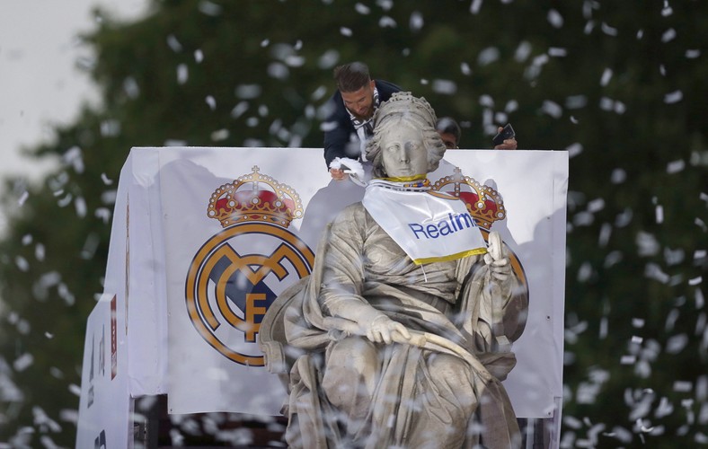 Piłkarze Realu Madryt świętowali z kibicami 11. tytuł