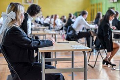 Kalendarz roku szkolnego 2025/2026. Kiedy matury, egzamin ósmoklasisty, ferie i przerwy świąteczne?