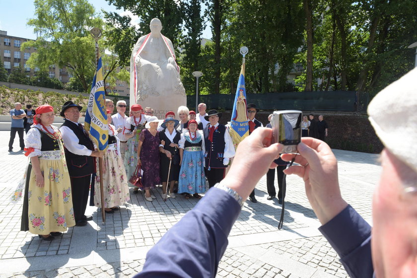 Odsłonięto pomnik Augusta Hlonda