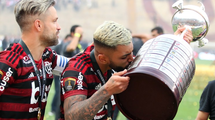 A brazil Flamengo csatára, Gabriel Barbosa (jobbra) a 89. és a 92. percben is gólt lőtt az argentin River ellen / Fotó: Getty Images