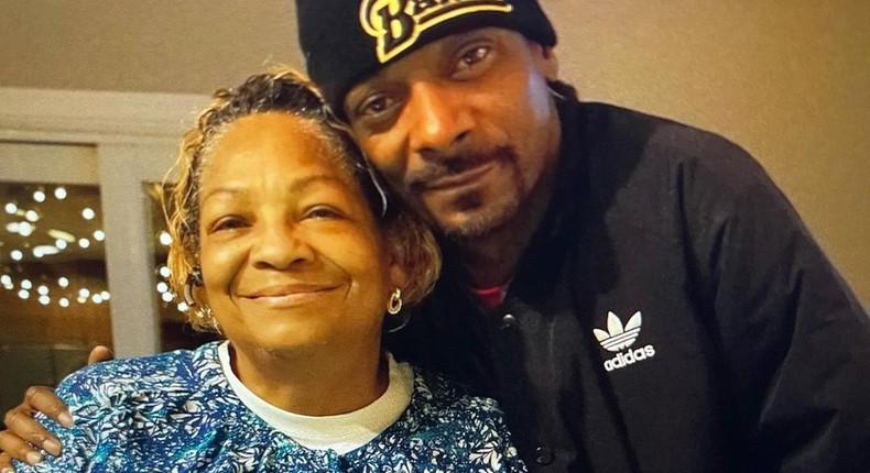 Rapper Snoop Dogg and his mother Beverly Tate [Instagram/SnoopDogg]