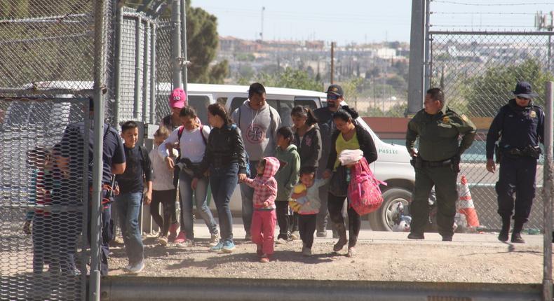 migrants us-mexico border el paso