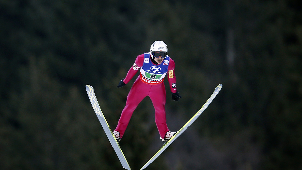 Kamil Stoch skoczył 128 metrów  i był najlepszy w serii próbnej konkursu Pucharu Świata w fińskim Lahti.