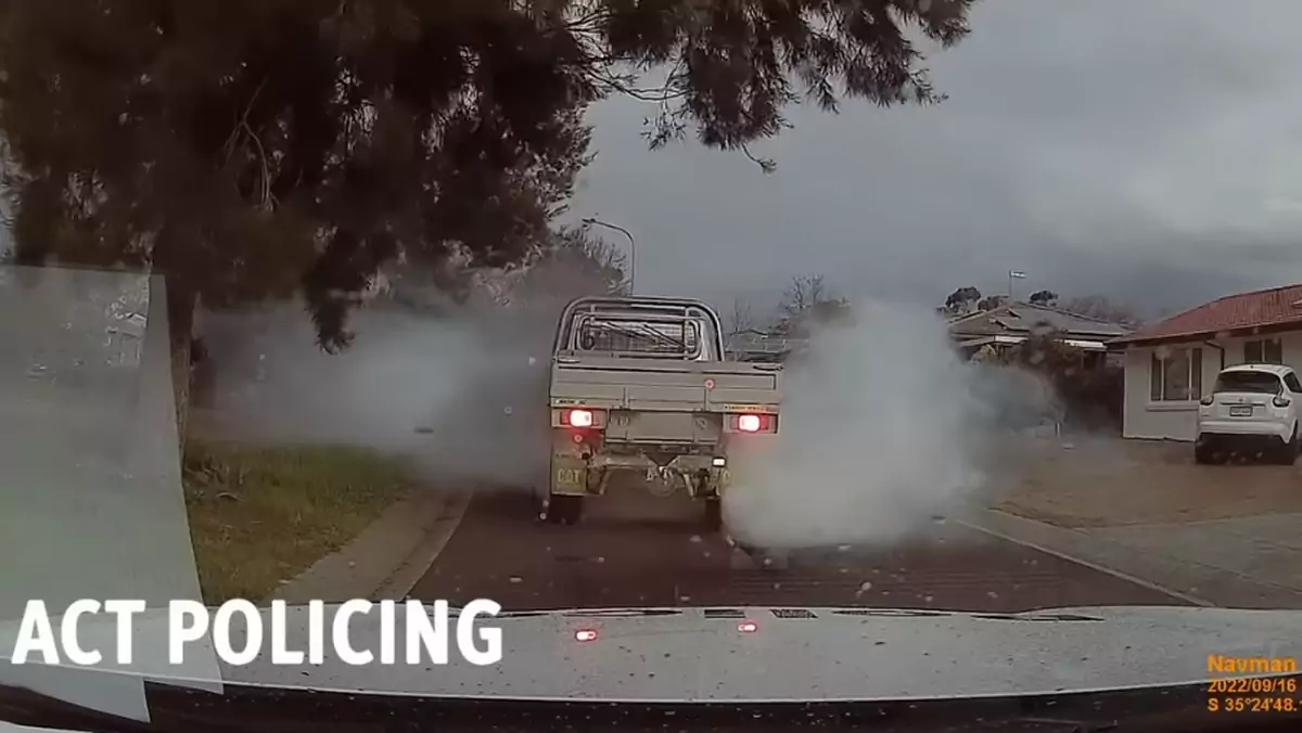 Chciał spalić gumę, nie zauważył policji