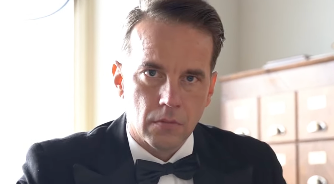 Slovenský herec Ivan Šándor v seriáli Dunaj, k vašim službám.