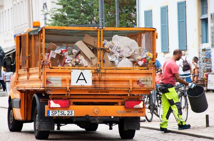 Nowy pomysł Niemców na uchodźców. Karty zamiast gotówki i obowiązkowa praca