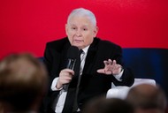 Prezes Prawa i Sprawiedliwości Jarosław Kaczyński podczas spotkania z mieszkańcami Ełku