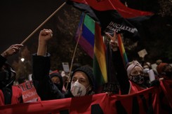 'Czarnek do domu'. Policja interweniowała pod MEN