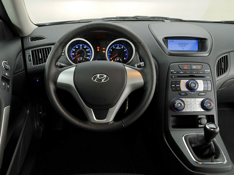Hyundai Genesis R-Spec – bardziej sportowy