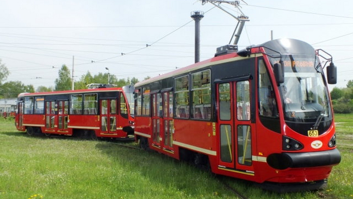 Dobra i zła informacja dla podróżujących komunikacją miejską w aglomeracji. Dziś tramwaje w Świętochłowicach wróciły na swoje trasy. Natomiast z powodu kolejnego etapu prac przy centrum przesiadkowym w Chorzowie, zawieszony zostanie ruch tramwajów na tamtejszym rynku.