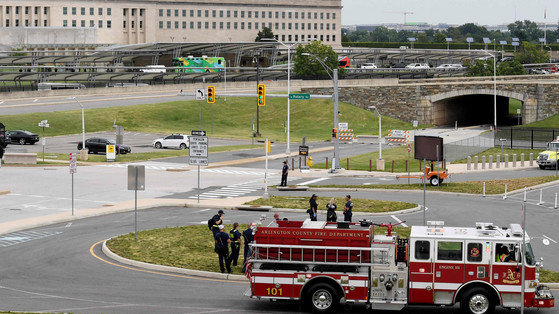 Strzelanina przed Pentagonem! Są ranni, nie żyje policjant