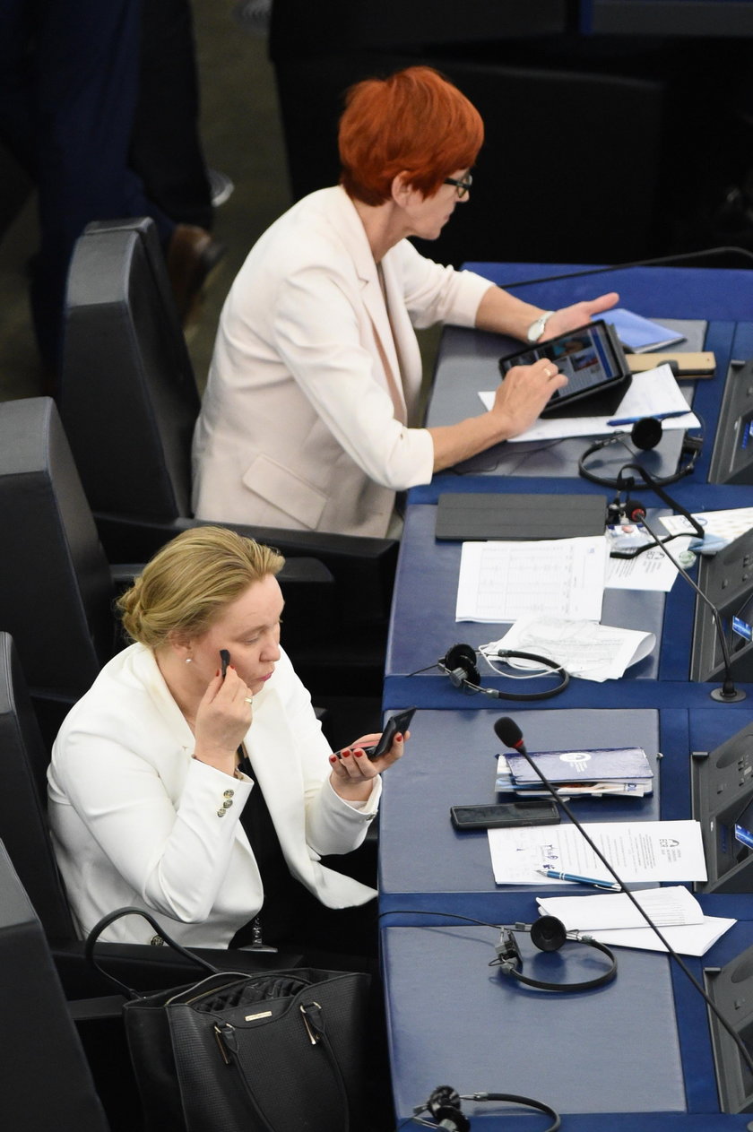 Andżelika Możdżanowska pindrzy się w europarlamencie
